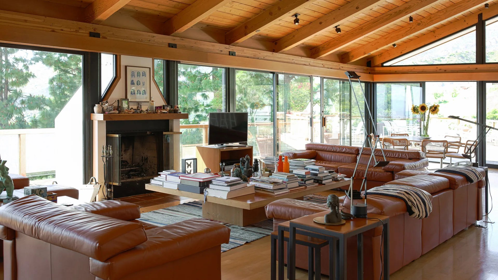 Malibu Post-and-Beam, Rebuilt 20 Years After It 1st Ran in AD